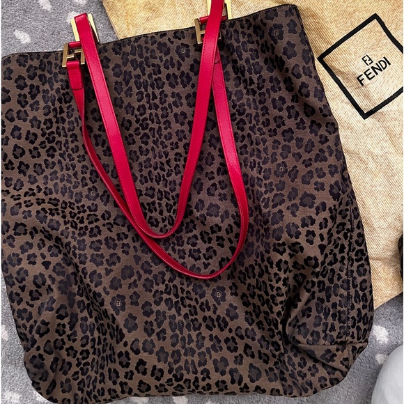 Authentic Vintage FENDI 3 piece set! Mint Condition! Leopard tote, cosmetic bags - Picture 2 of 10
